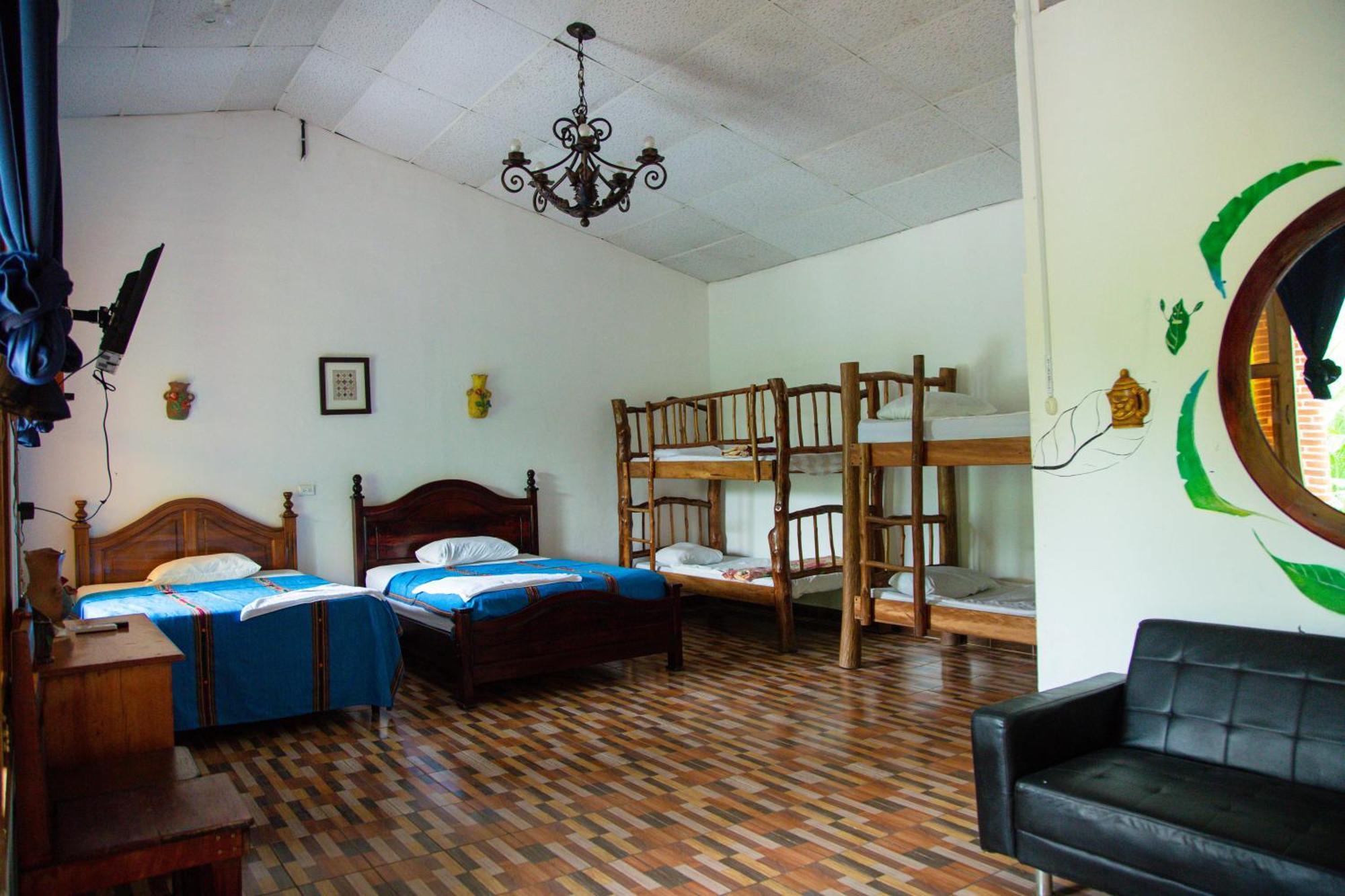 Vinas Hotel Lanquín Εξωτερικό φωτογραφία